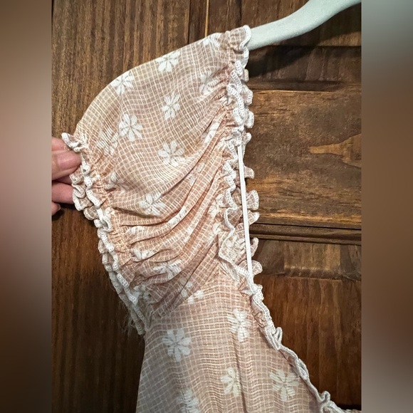 Urban Outfitters Audrey Mini Dress Beige Floral Size Medium - Picture 4 of 12